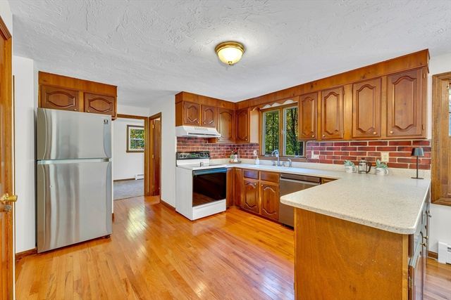 19 James Road, Sterling, MA 01564