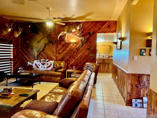 375 Bluntzer Rd, Jourdanton, TX 78026