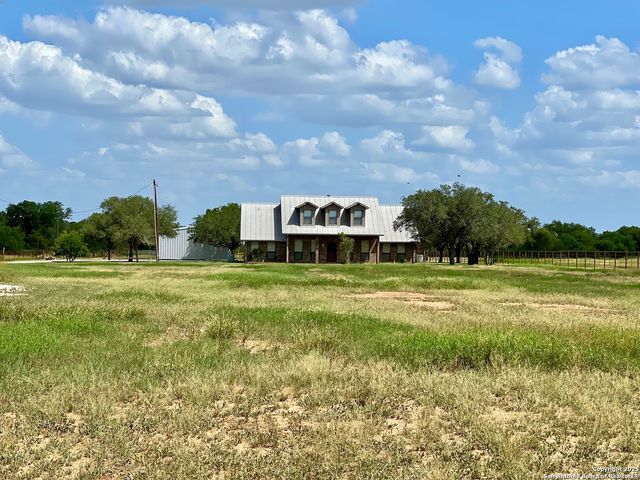 375 Bluntzer Rd, Jourdanton, TX 78026