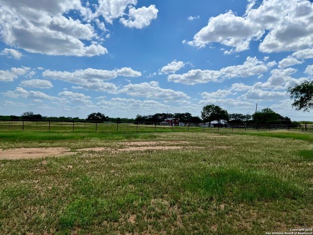 375 Bluntzer Rd, Jourdanton, TX 78026
