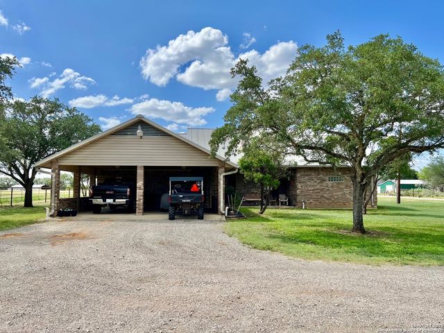 375 Bluntzer Rd, Jourdanton, TX 78026