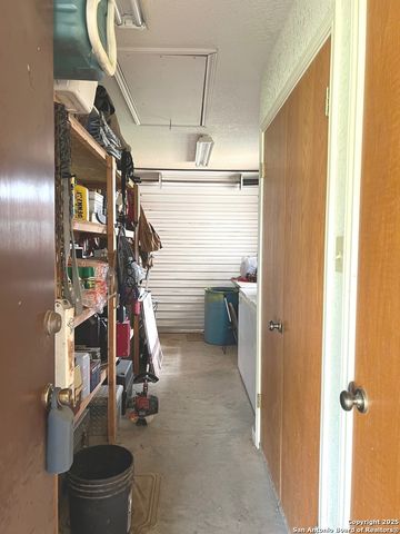 375 Bluntzer Rd, Jourdanton, TX 78026