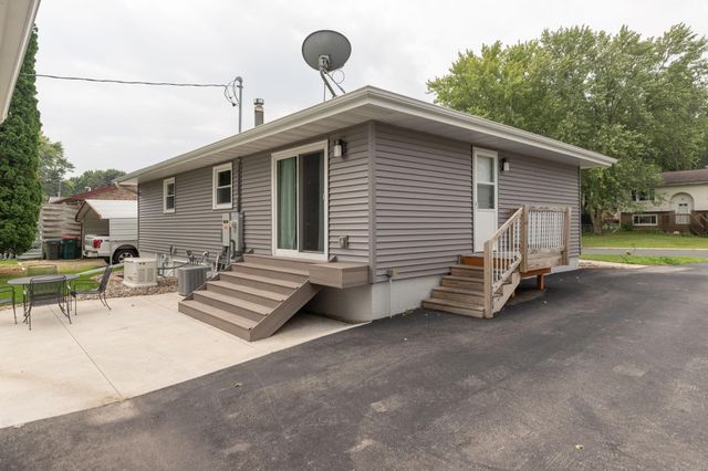 219 Rena Belle Street NW, Eyota, MN 55934