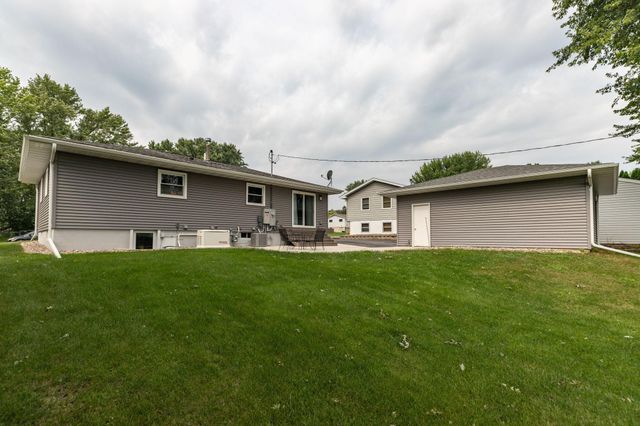 219 Rena Belle Street NW, Eyota, MN 55934