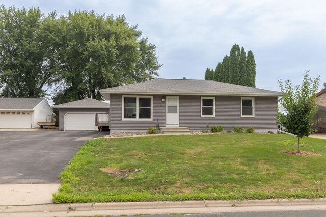 219 Rena Belle Street NW, Eyota, MN 55934