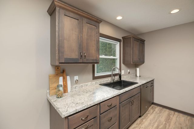 219 Rena Belle Street NW, Eyota, MN 55934