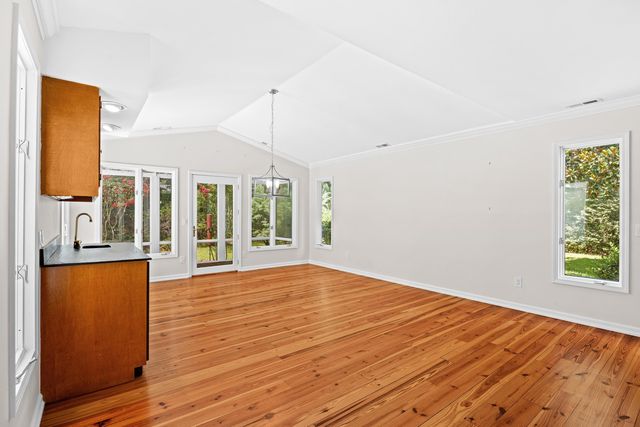 2279 Waverly Rd., Pawleys Island, SC 29585