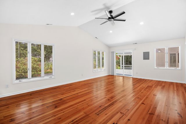2279 Waverly Rd., Pawleys Island, SC 29585