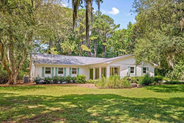 2279 Waverly Rd., Pawleys Island, SC 29585