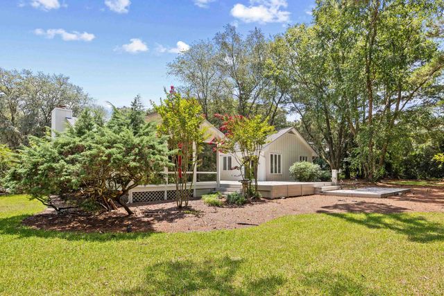 2279 Waverly Rd., Pawleys Island, SC 29585