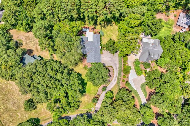 2279 Waverly Rd., Pawleys Island, SC 29585