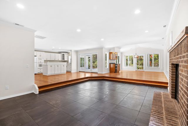 2279 Waverly Rd., Pawleys Island, SC 29585