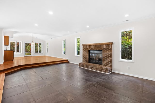 2279 Waverly Rd., Pawleys Island, SC 29585