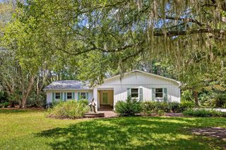 2279 Waverly Rd., Pawleys Island, SC 29585
