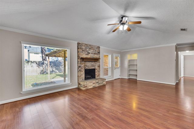 8318 Amurwood Drive, Tomball, TX 77375