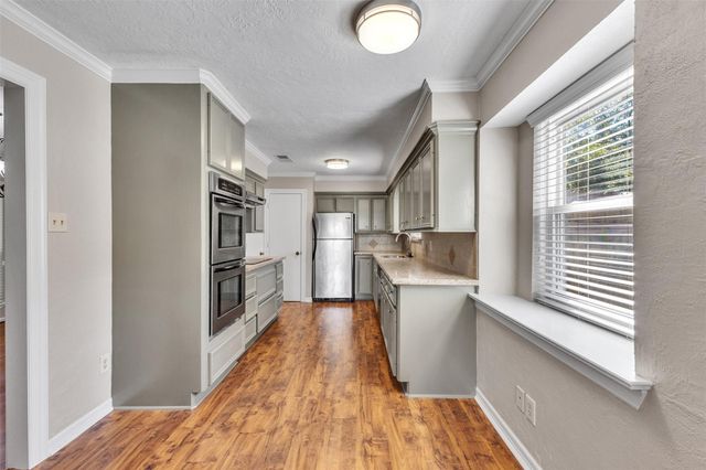 8318 Amurwood Drive, Tomball, TX 77375