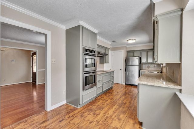 8318 Amurwood Drive, Tomball, TX 77375