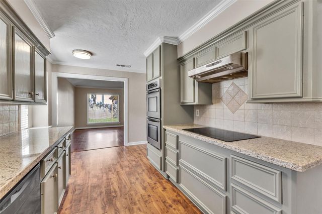 8318 Amurwood Drive, Tomball, TX 77375