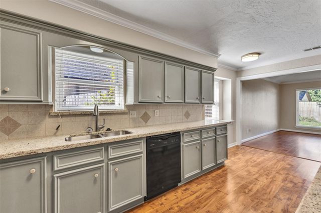 8318 Amurwood Drive, Tomball, TX 77375