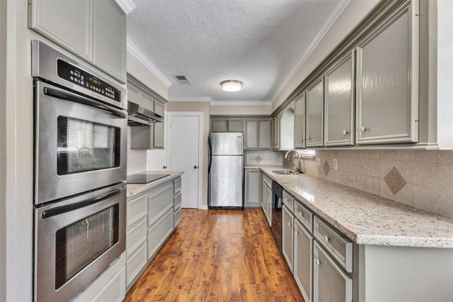 8318 Amurwood Drive, Tomball, TX 77375