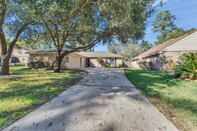 8318 Amurwood Drive, Tomball, TX 77375