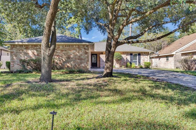 8318 Amurwood Drive, Tomball, TX 77375