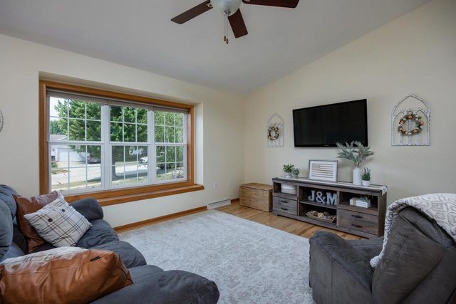 416 Park View Road, Deerfield, WI 53531