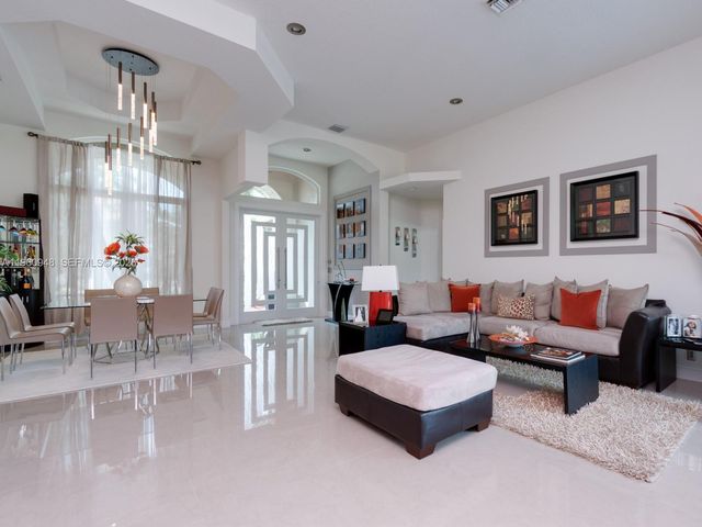 2550 Jardin Mnr, Weston, FL 33327