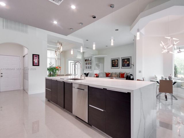 2550 Jardin Mnr, Weston, FL 33327