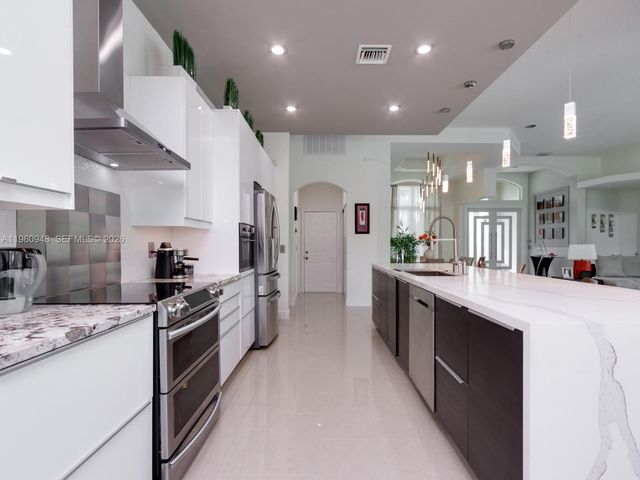 2550 Jardin Mnr, Weston, FL 33327