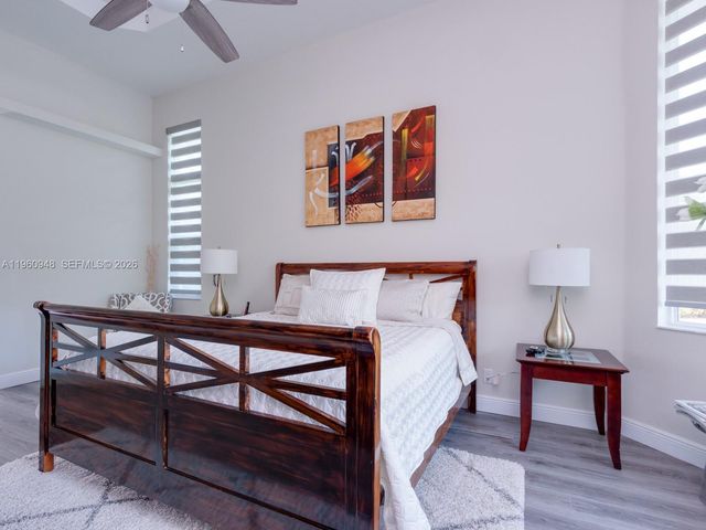 2550 Jardin Mnr, Weston, FL 33327