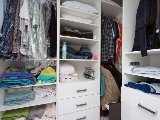 2550 Jardin Mnr, Weston, FL 33327