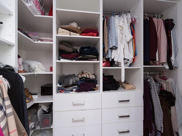 2550 Jardin Mnr, Weston, FL 33327