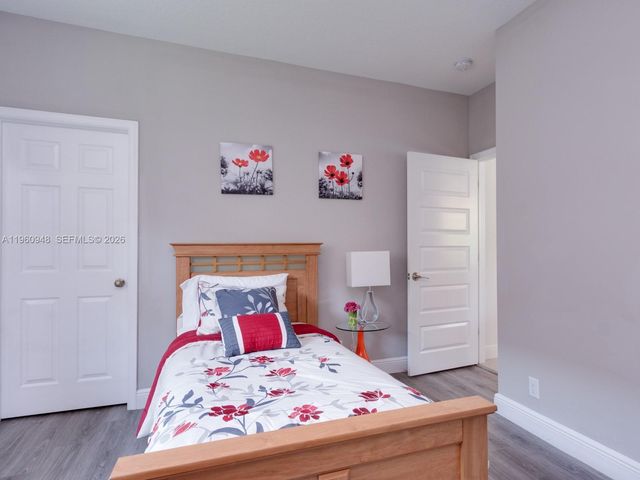 2550 Jardin Mnr, Weston, FL 33327