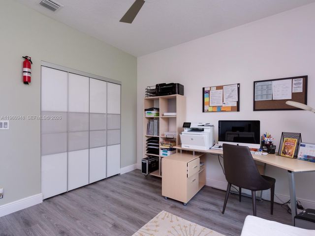 2550 Jardin Mnr, Weston, FL 33327