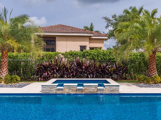 2550 Jardin Mnr, Weston, FL 33327