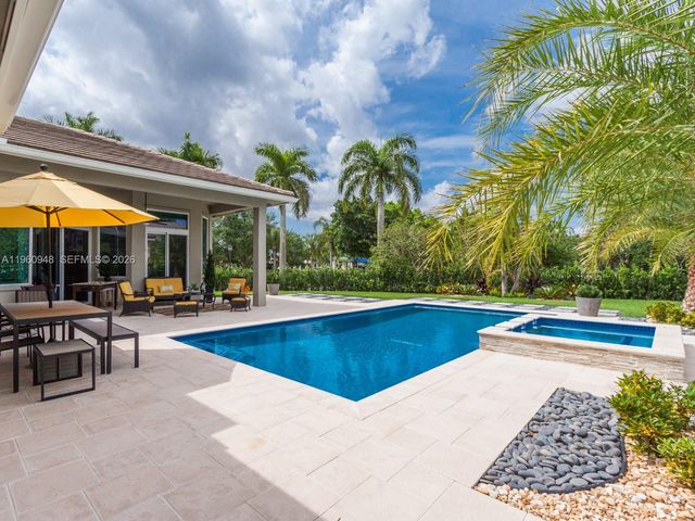 2550 Jardin Mnr, Weston, FL 33327