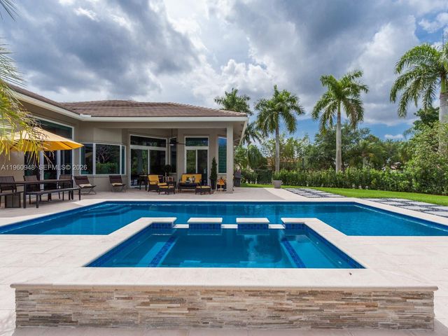 2550 Jardin Mnr, Weston, FL 33327
