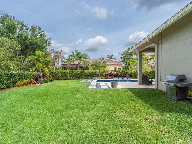 2550 Jardin Mnr, Weston, FL 33327