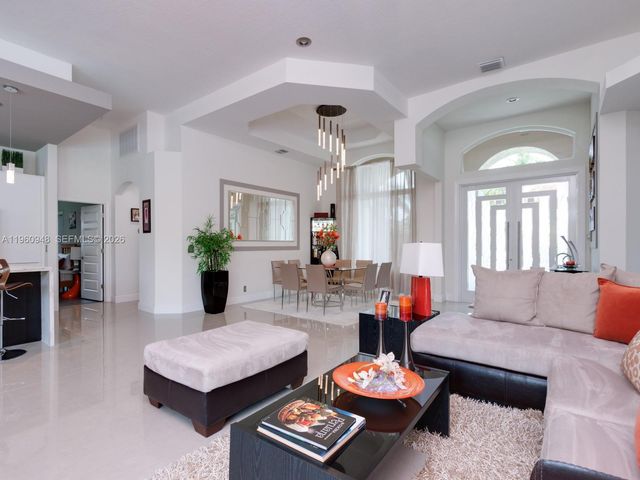 2550 Jardin Mnr, Weston, FL 33327