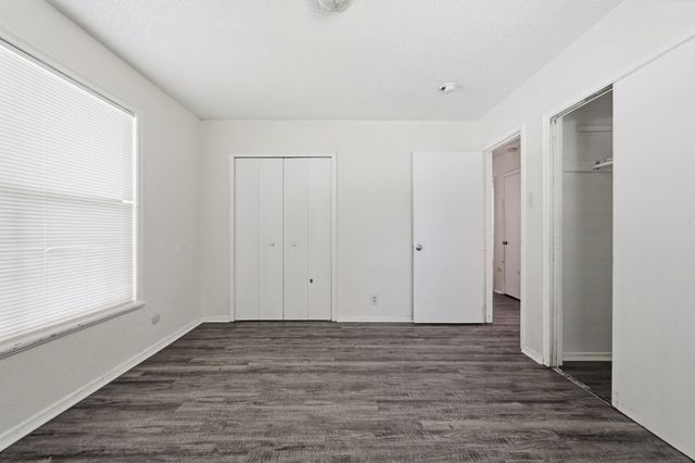 2806 E Atoll Drive, Dallas, TX 75216