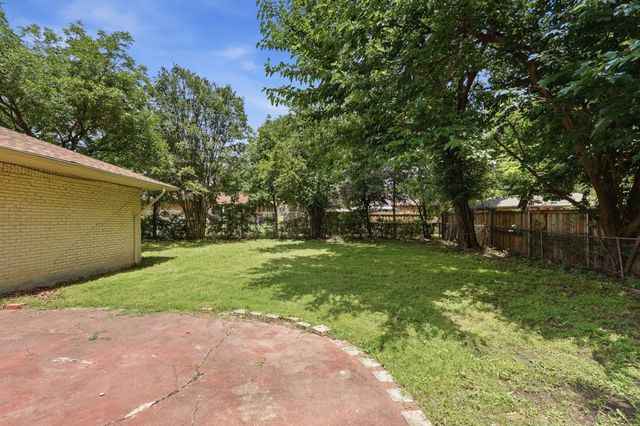 2806 E Atoll Drive, Dallas, TX 75216
