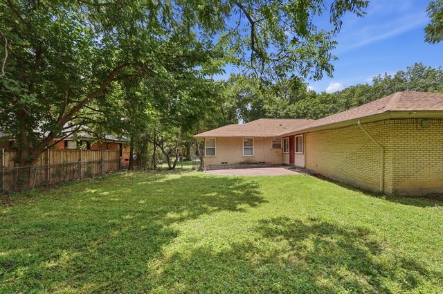 2806 E Atoll Drive, Dallas, TX 75216