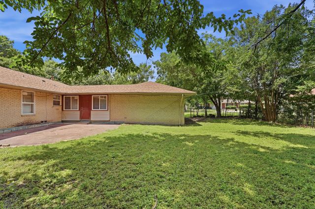 2806 E Atoll Drive, Dallas, TX 75216
