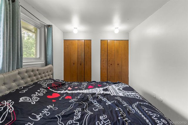 2738 Berry Drive, Bloomfield Hills, MI 48304