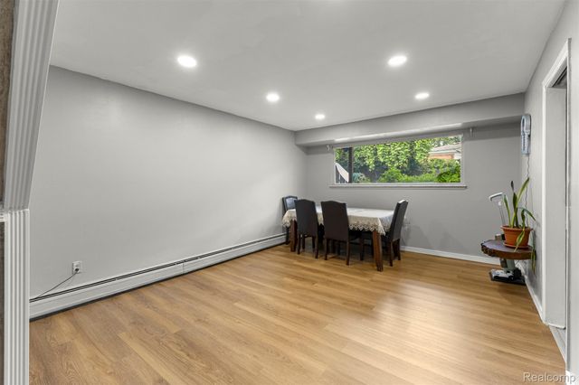 2738 Berry Drive, Bloomfield Hills, MI 48304