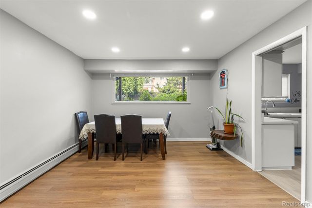 2738 Berry Drive, Bloomfield Hills, MI 48304