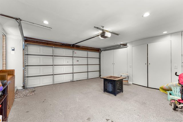 2738 Berry Drive, Bloomfield Hills, MI 48304