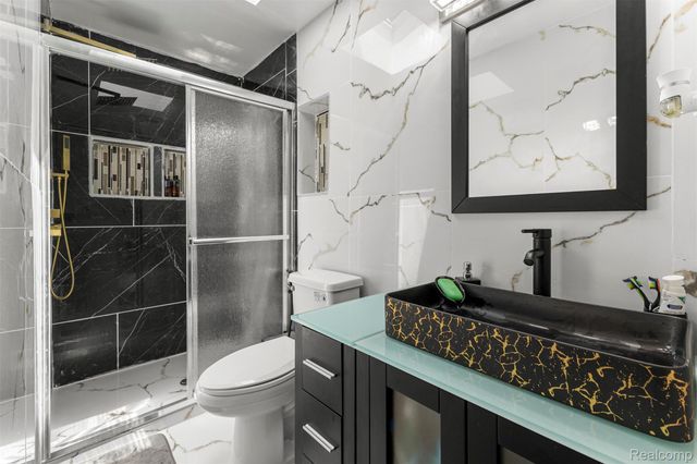 2738 Berry Drive, Bloomfield Hills, MI 48304