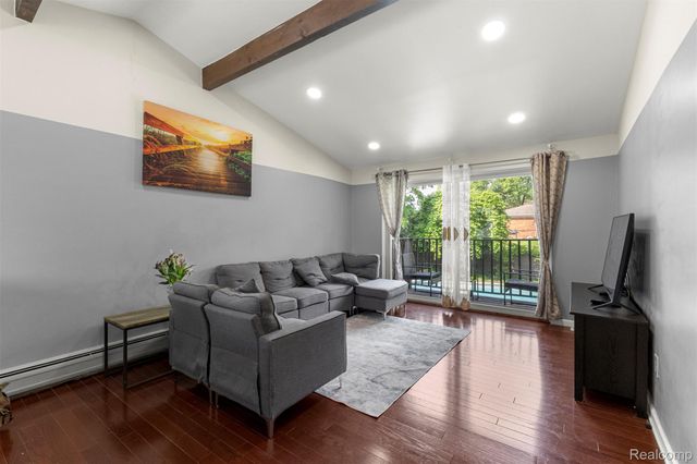 2738 Berry Drive, Bloomfield Hills, MI 48304